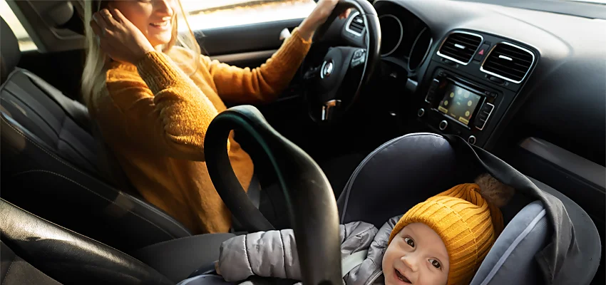 Votre enfant est-il bien attaché en voiture ?
