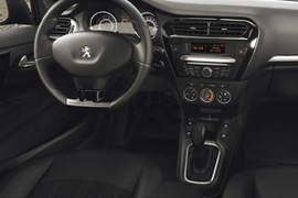 Intérieur 301 volant et levier de vitesse