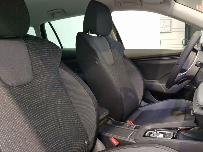 Skoda Octavia combi Selection   2.0 TDI 150 ch SCR DSG7 Neuve