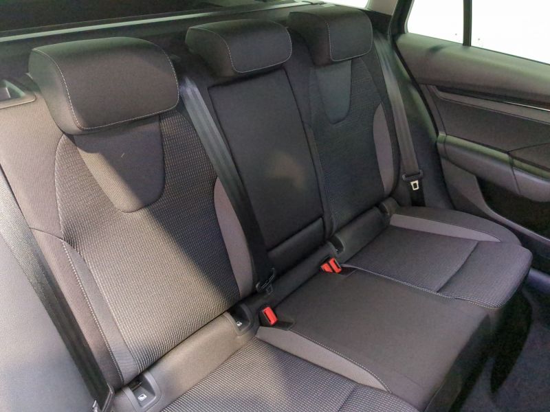 Skoda Octavia combi Selection   2.0 TDI 150 ch SCR DSG7 Neuve