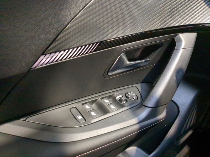 Peugeot 2008 Allure  Hybrid 145 e-DCS6 Neuve