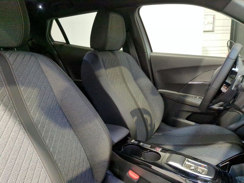 Peugeot 2008 Allure  Hybrid 145 e-DCS6 Neuve