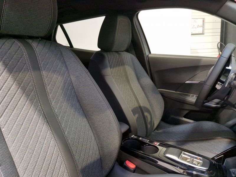Peugeot 2008 Allure  Hybrid 145 e-DCS6 Neuve