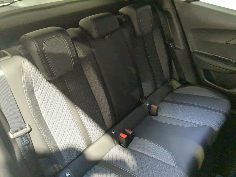 Peugeot 2008 Allure  Hybrid 145 e-DCS6 Neuve