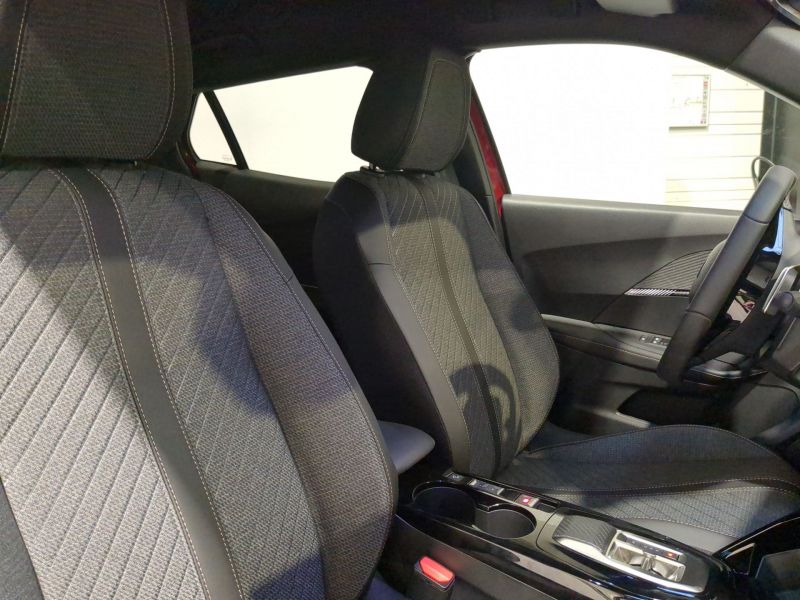 Peugeot 2008 Allure  Hybrid 145 e-DCS6 Neuve