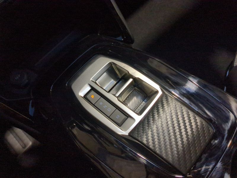 Peugeot 2008 Allure  Hybrid 145 e-DCS6 Neuve