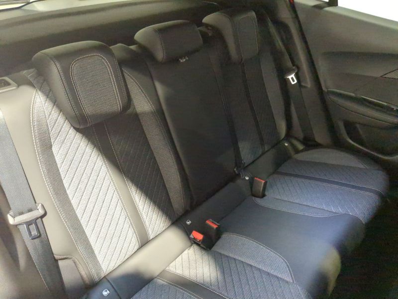 Peugeot 2008 Allure  Hybrid 145 e-DCS6 Neuve