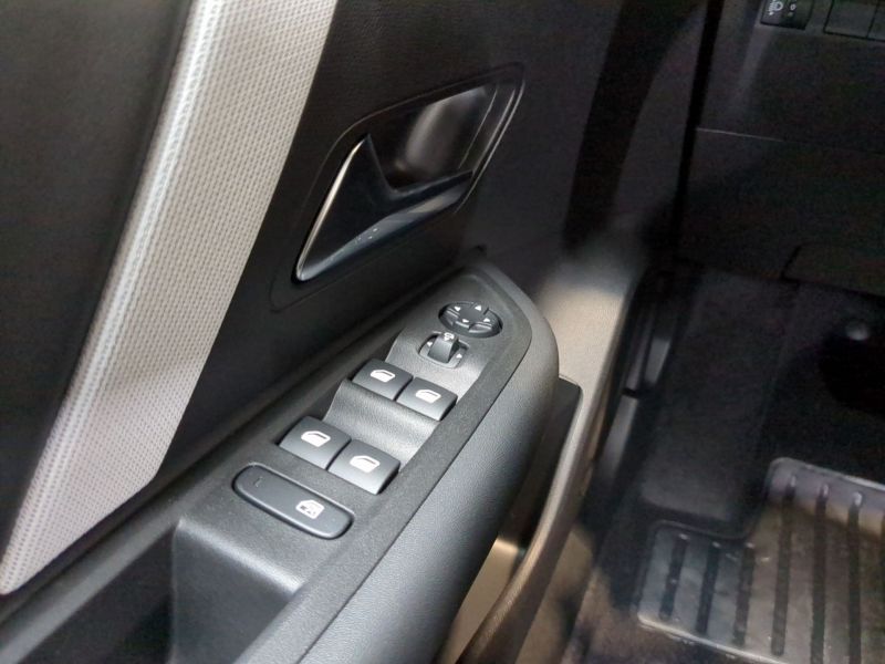 Citroën Nouvelle C4 Max  Hybride 145 e-DCS6 Neuve