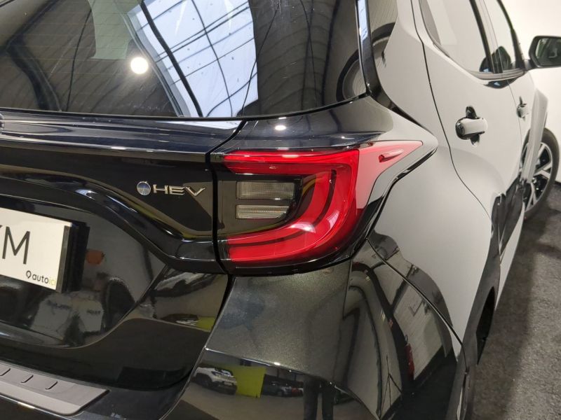Toyota YARIS HYBRIDE Design   116h Neuve