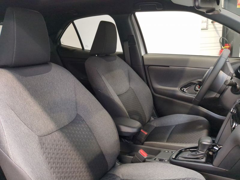 Toyota Yaris cross hybride Design    130h 2WD Neuve
