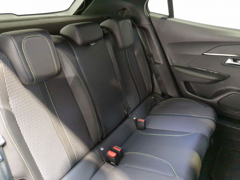 Peugeot 2008 GT  Hybrid 145 e-DCS6 Neuve