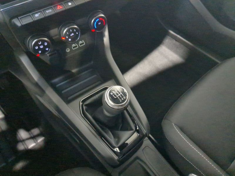 Renault Clio v Evolution dCi 100 Neuve