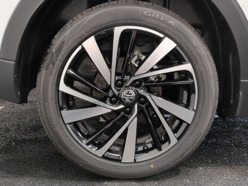 MG Zs Luxury  1.5 L Hybrid+ 197 ch Neuve